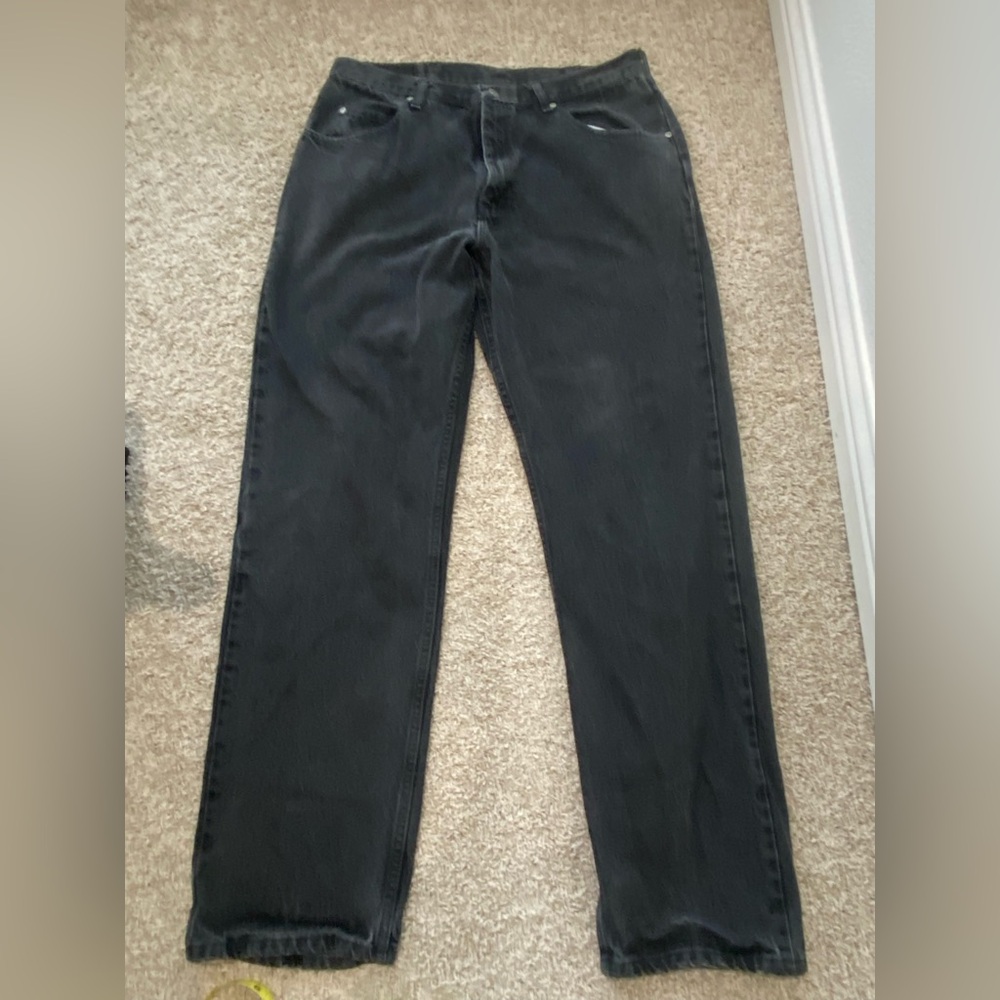 Wrangler Men's Charcoal Relaxed Jeans